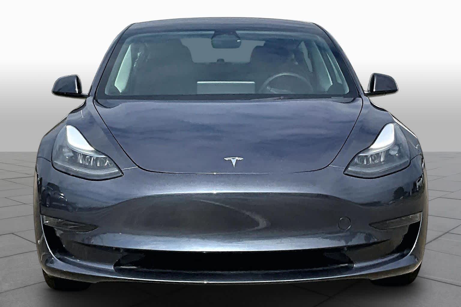 2023 Tesla Model 3 photo 3 of 33