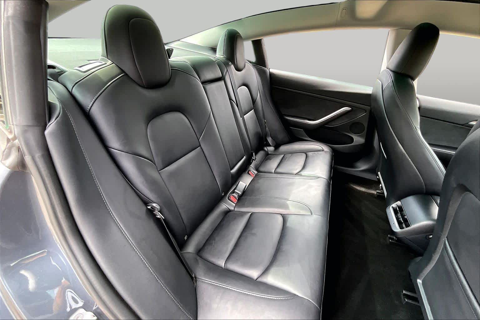 2023 Tesla Model 3 photo 16 of 33