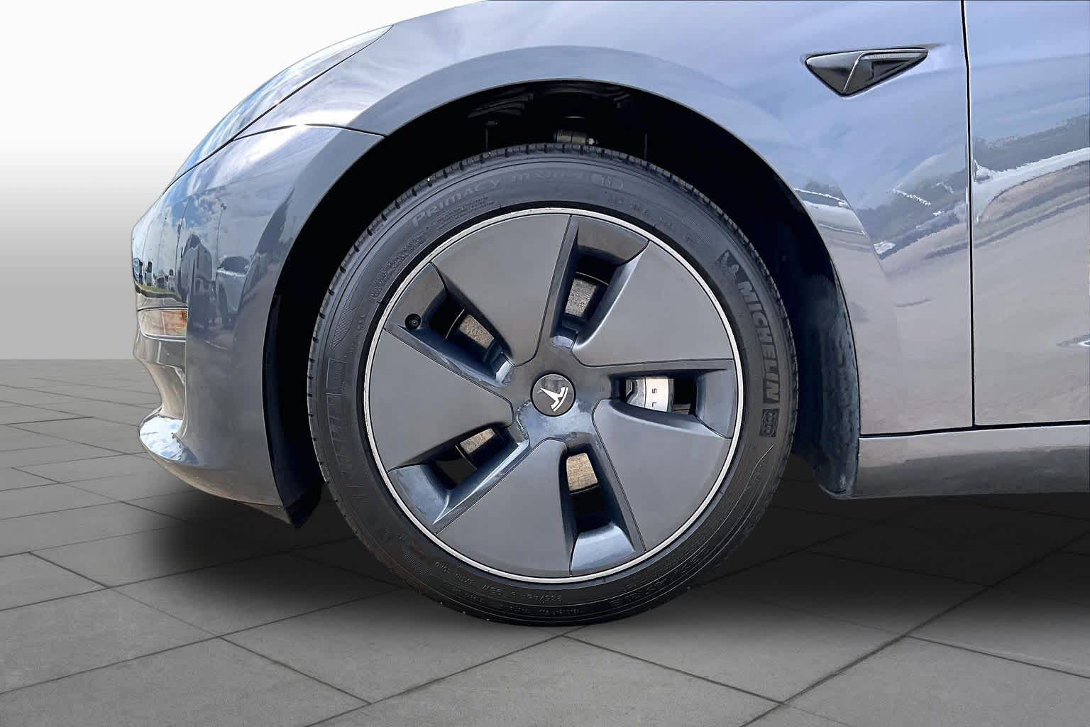 2023 Tesla Model 3 photo 8 of 33