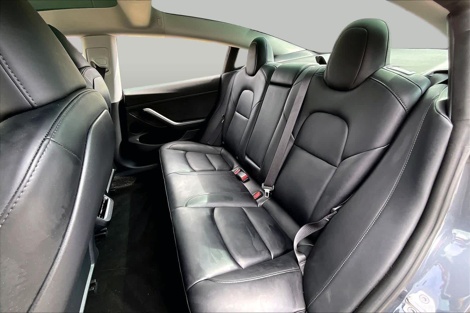2023 Tesla Model 3 photo 17 of 33