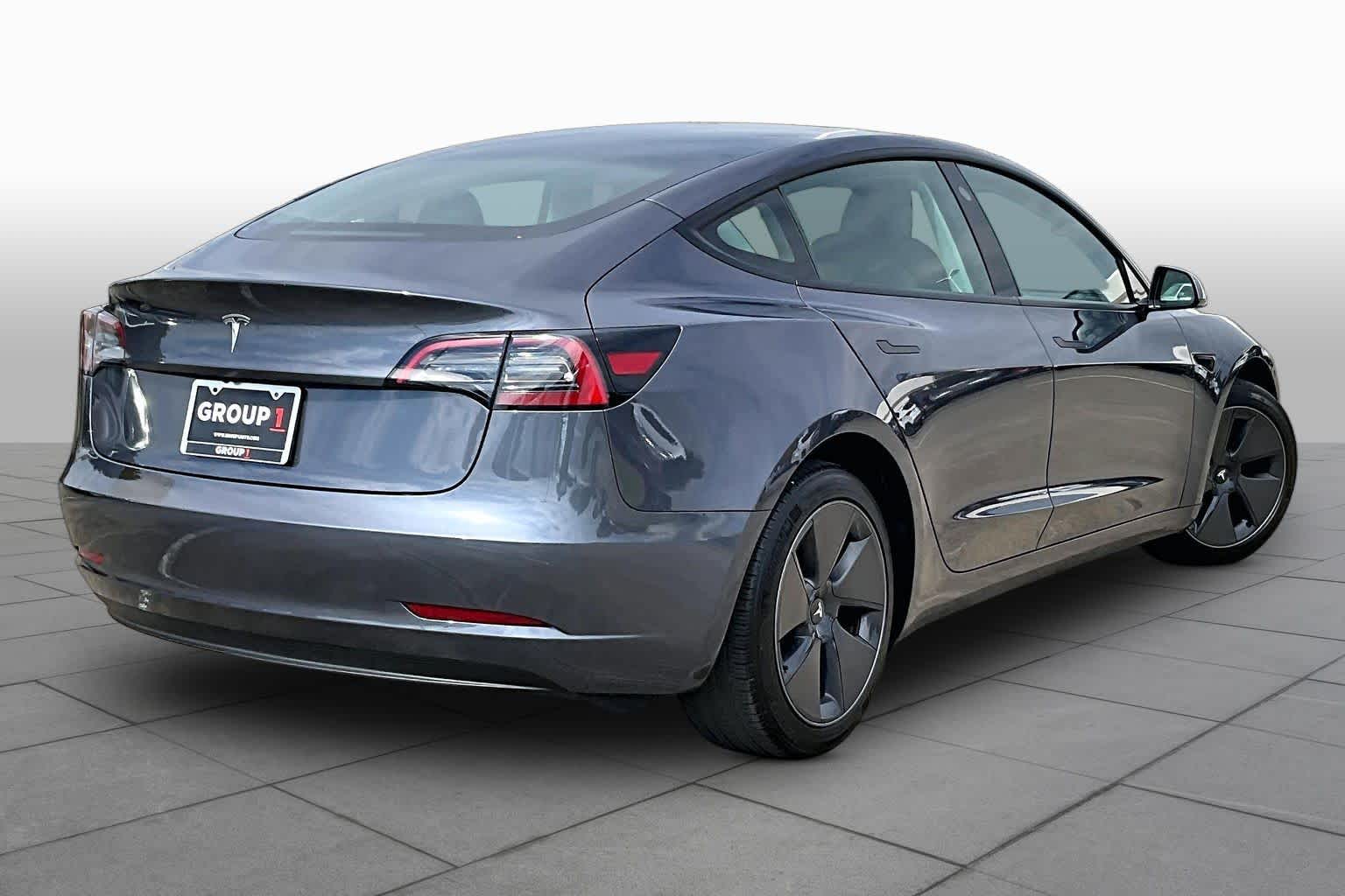 2023 Tesla Model 3 photo 10 of 33