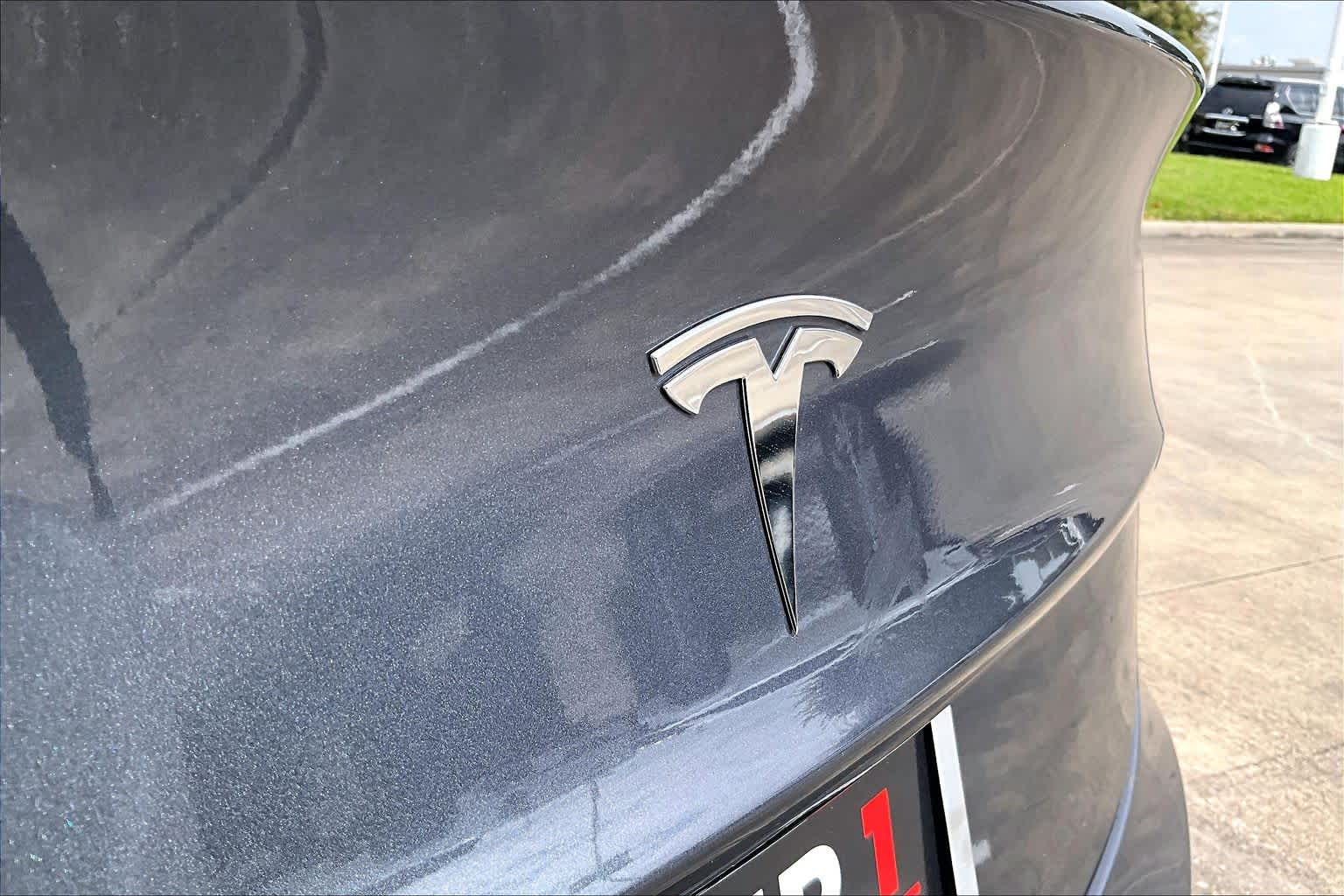 2023 Tesla Model 3 photo 27 of 33