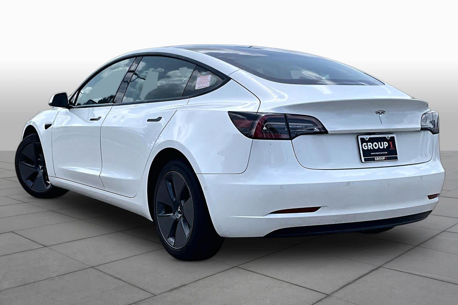 2022 Tesla Model 3 - 9