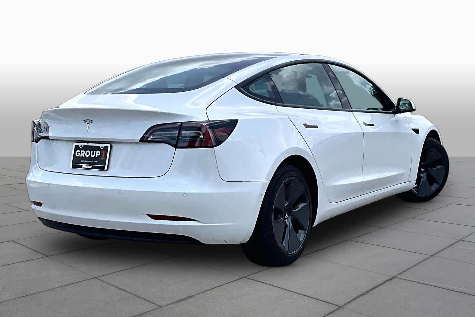 2022 Tesla Model 3 - 10