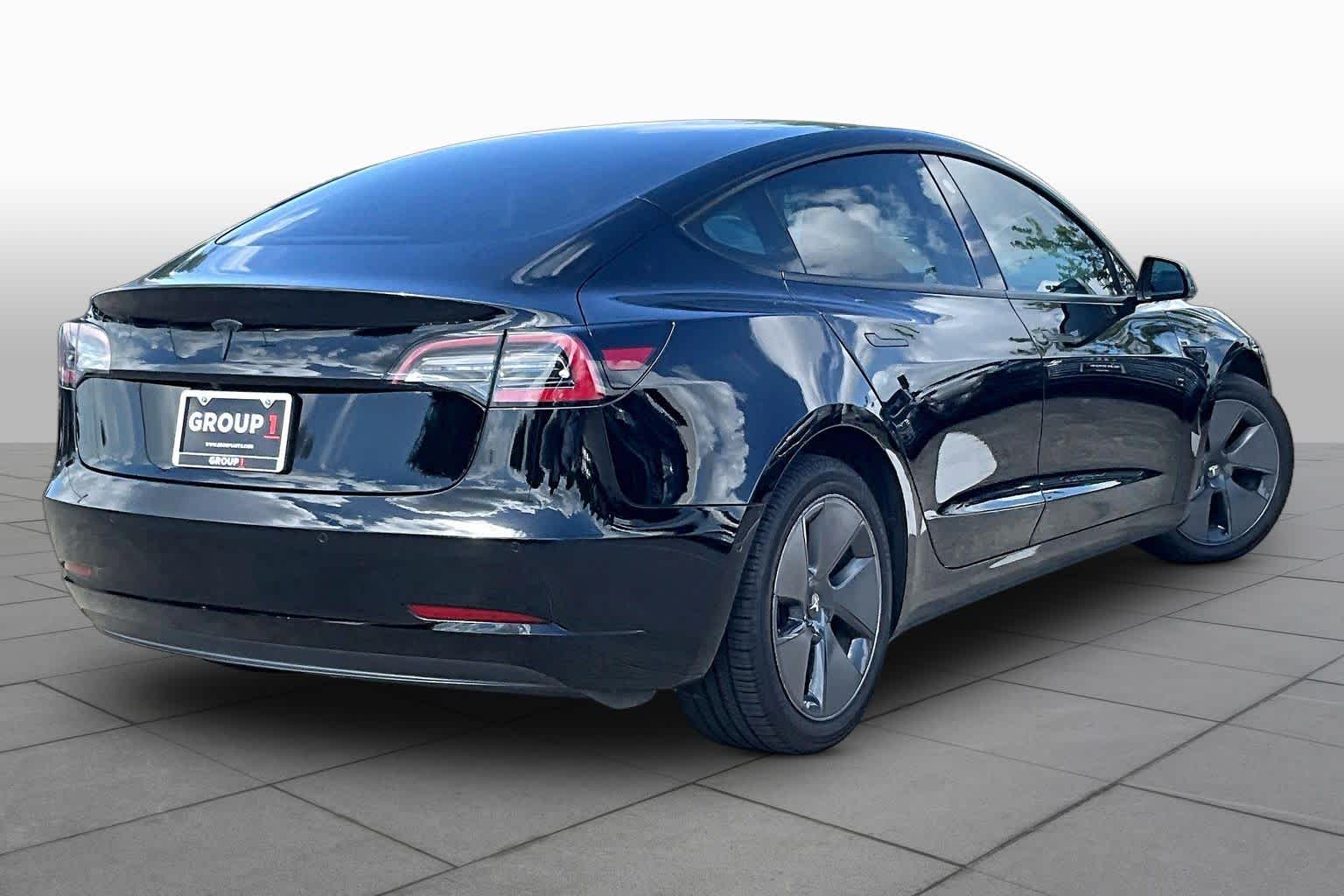 2022 Tesla Model 3 - 10