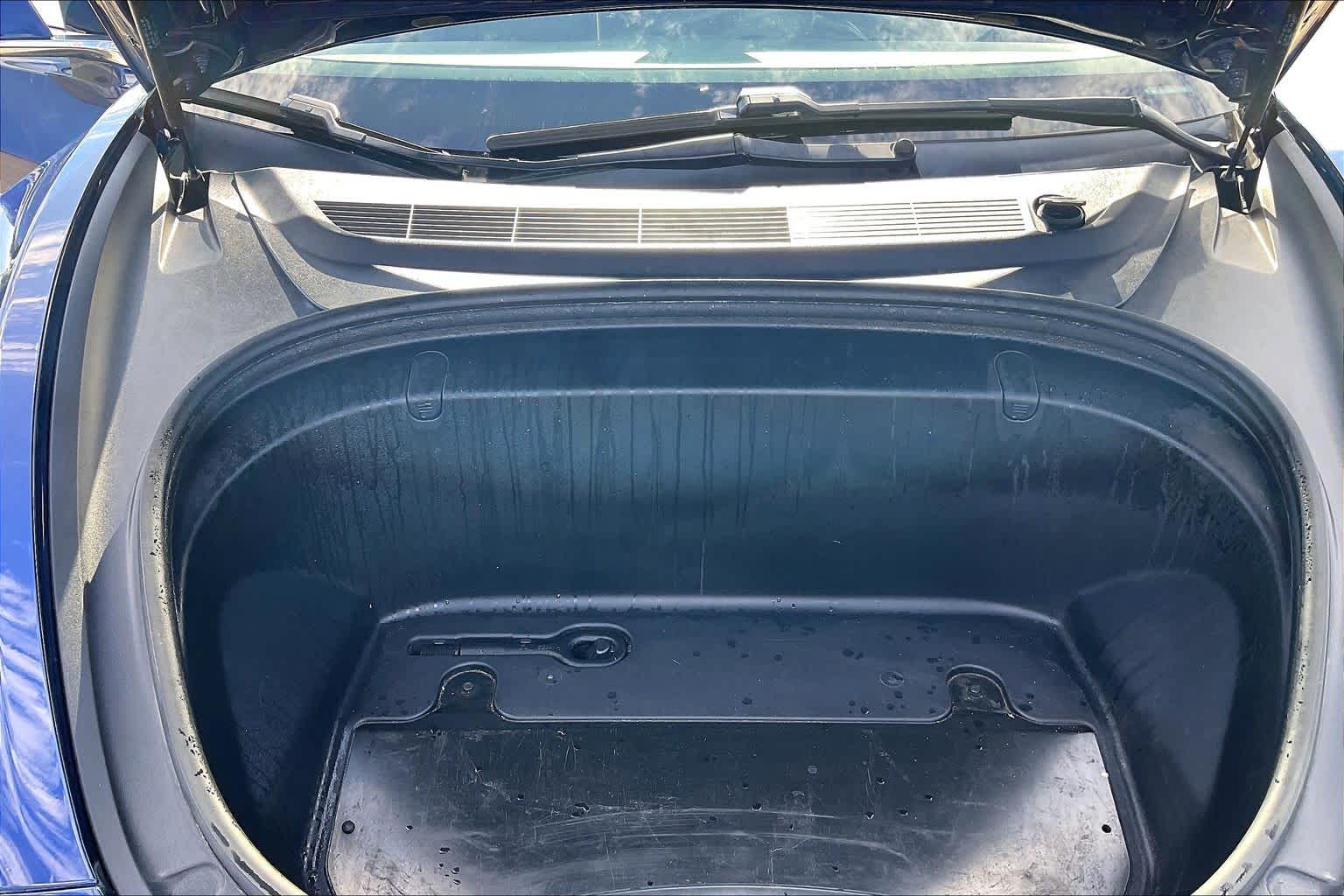 2019 Tesla Model 3 photo 28 of 33