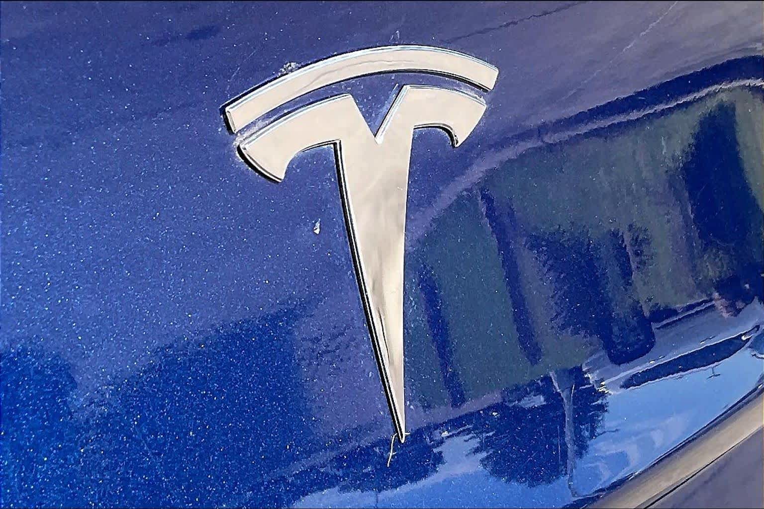 2019 Tesla Model 3 photo 27 of 33