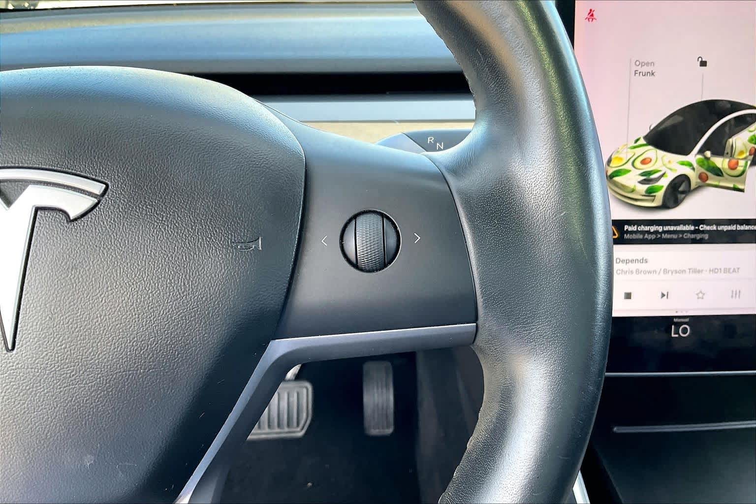 2019 Tesla Model 3 photo 21 of 33