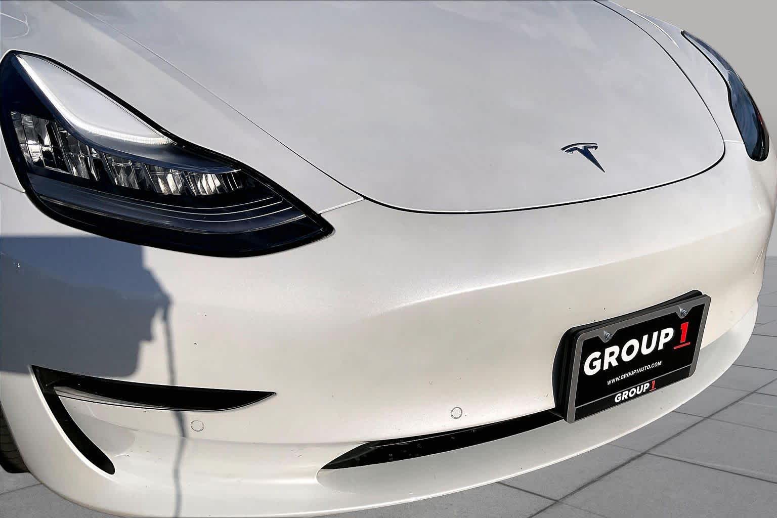 2020 Tesla Model 3 photo 26 of 33