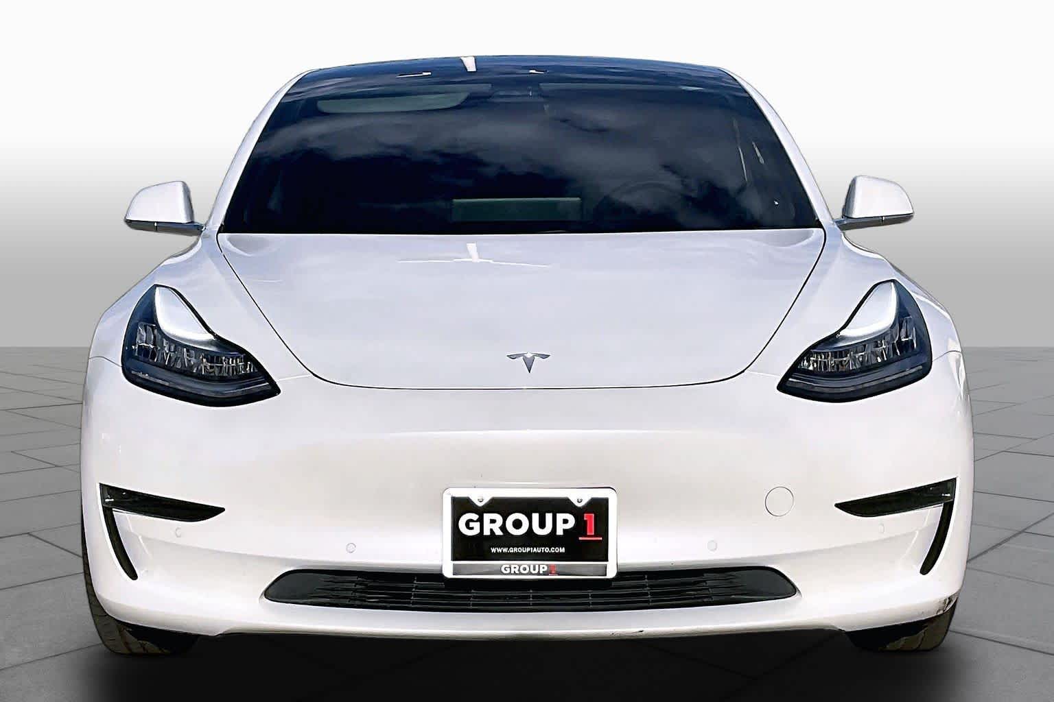 2020 Tesla Model 3 photo 3 of 33