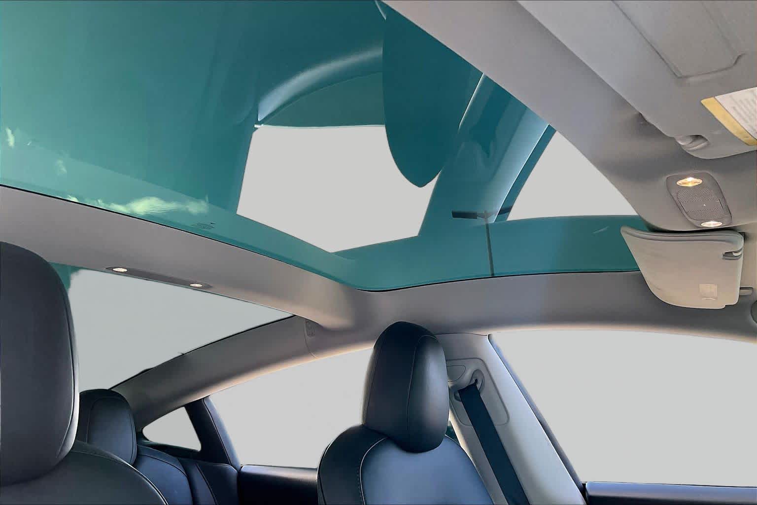 2020 Tesla Model 3 photo 11 of 33
