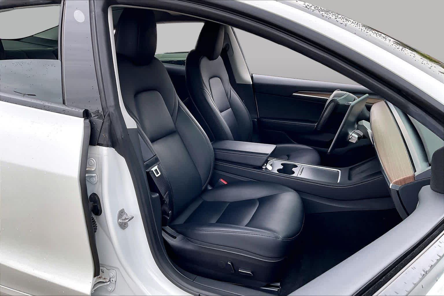 2023 Tesla Model 3 photo 7 of 33