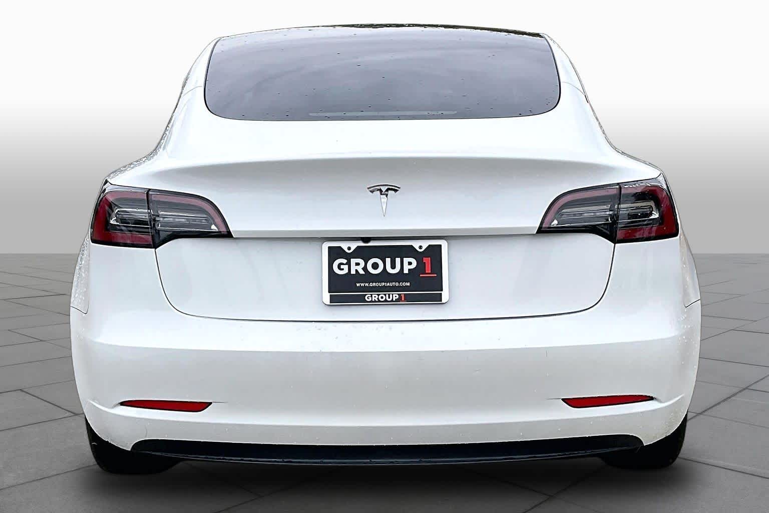 2023 Tesla Model 3 photo 4 of 33