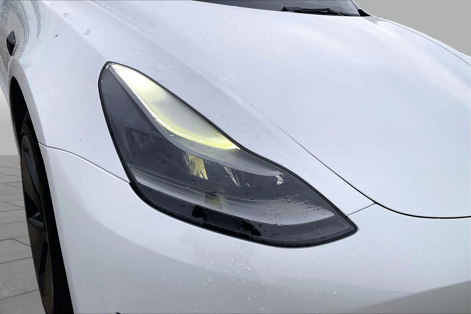 2023 Tesla Model 3 photo 24 of 33