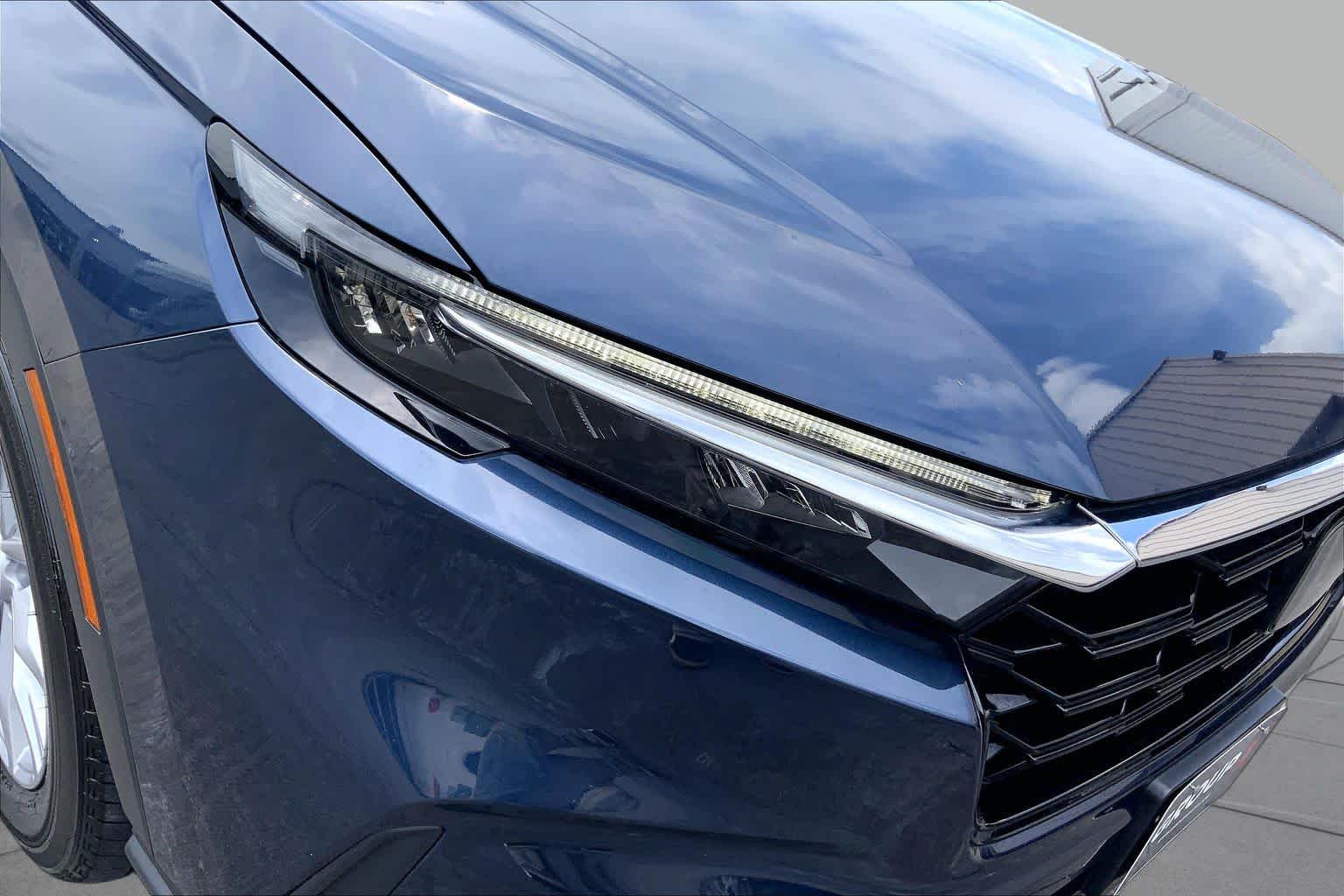 2025 Honda CR-V photo 28 of 36