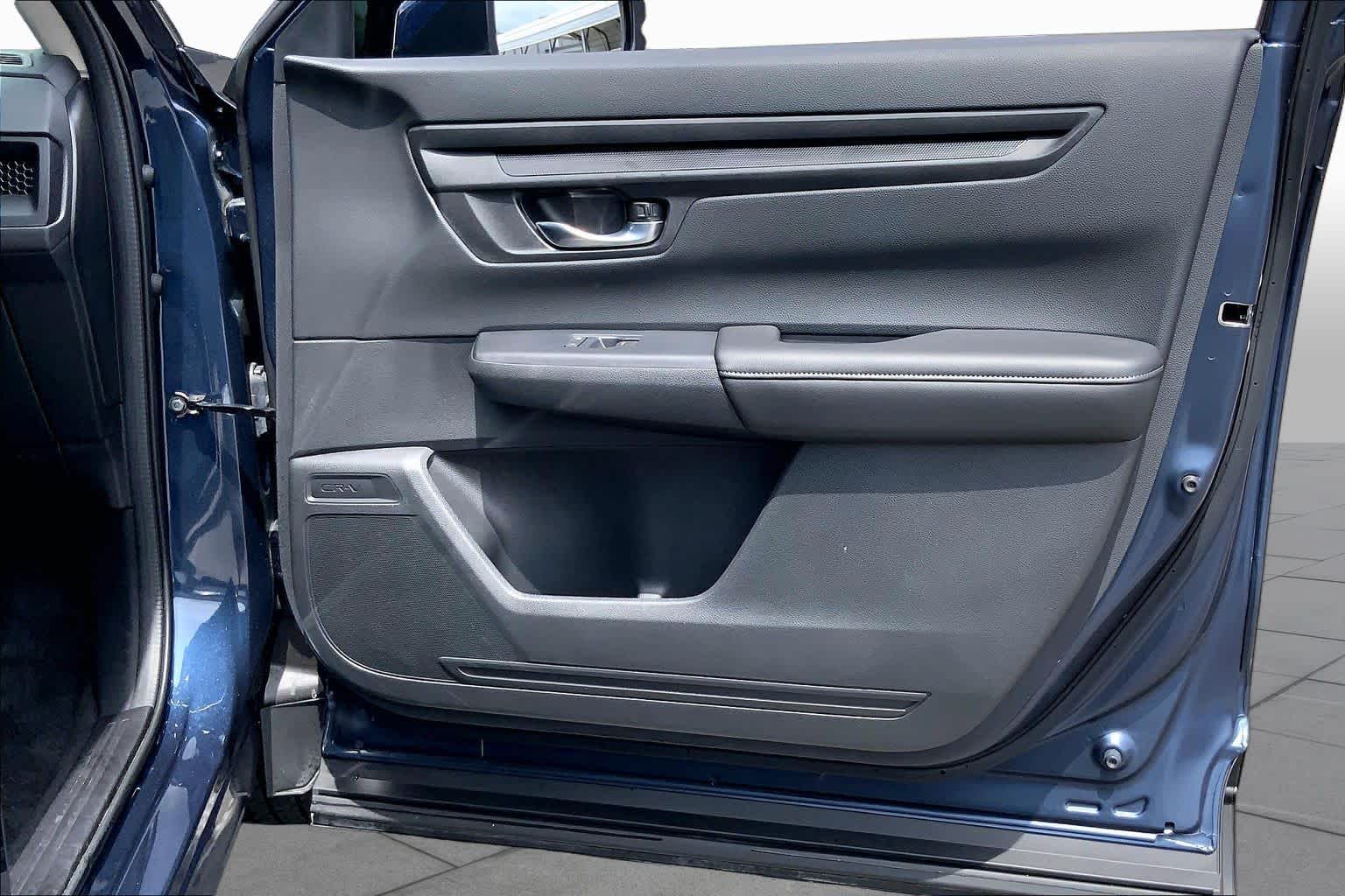 2025 Honda CR-V photo 23 of 36