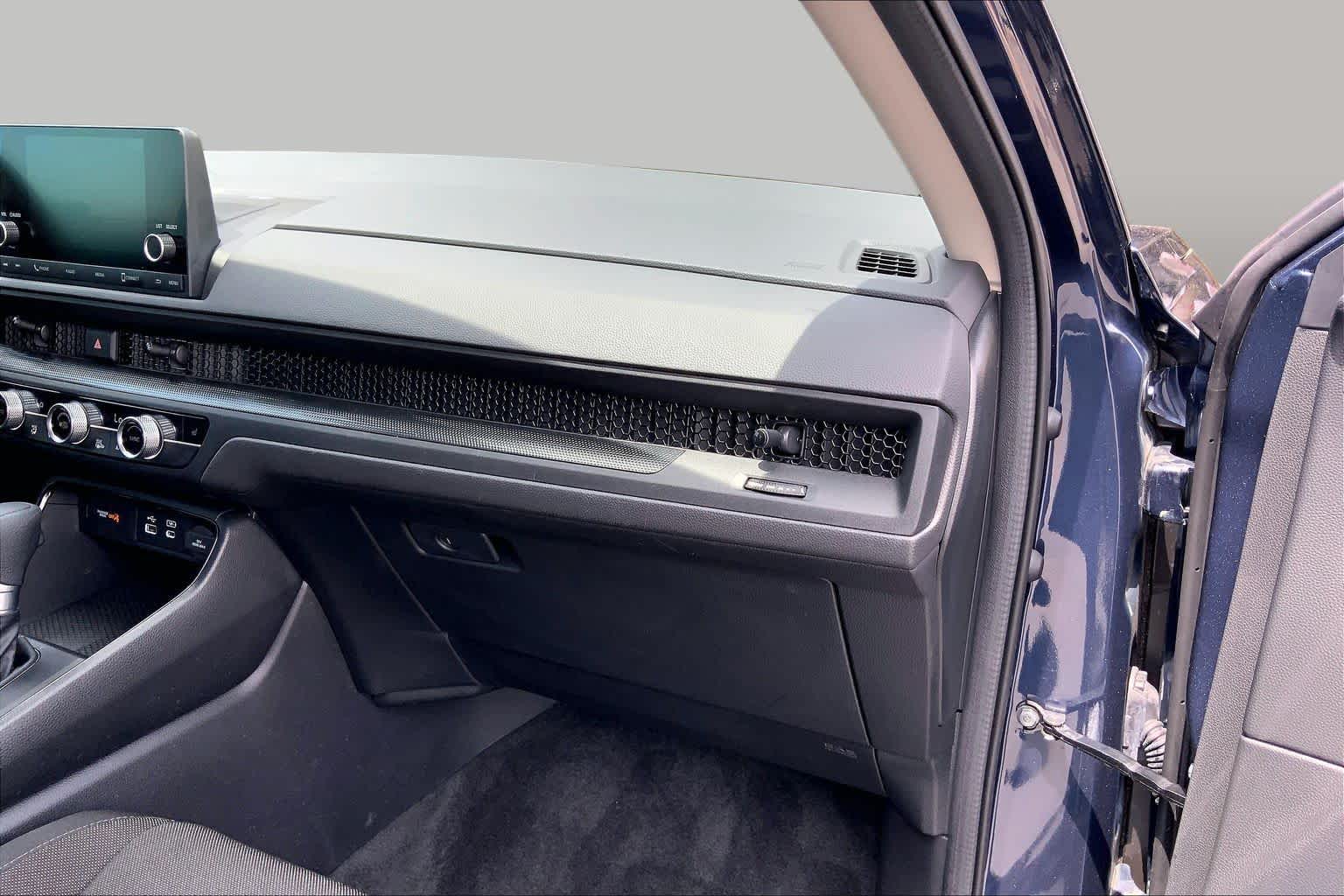 2025 Honda CR-V photo 19 of 36