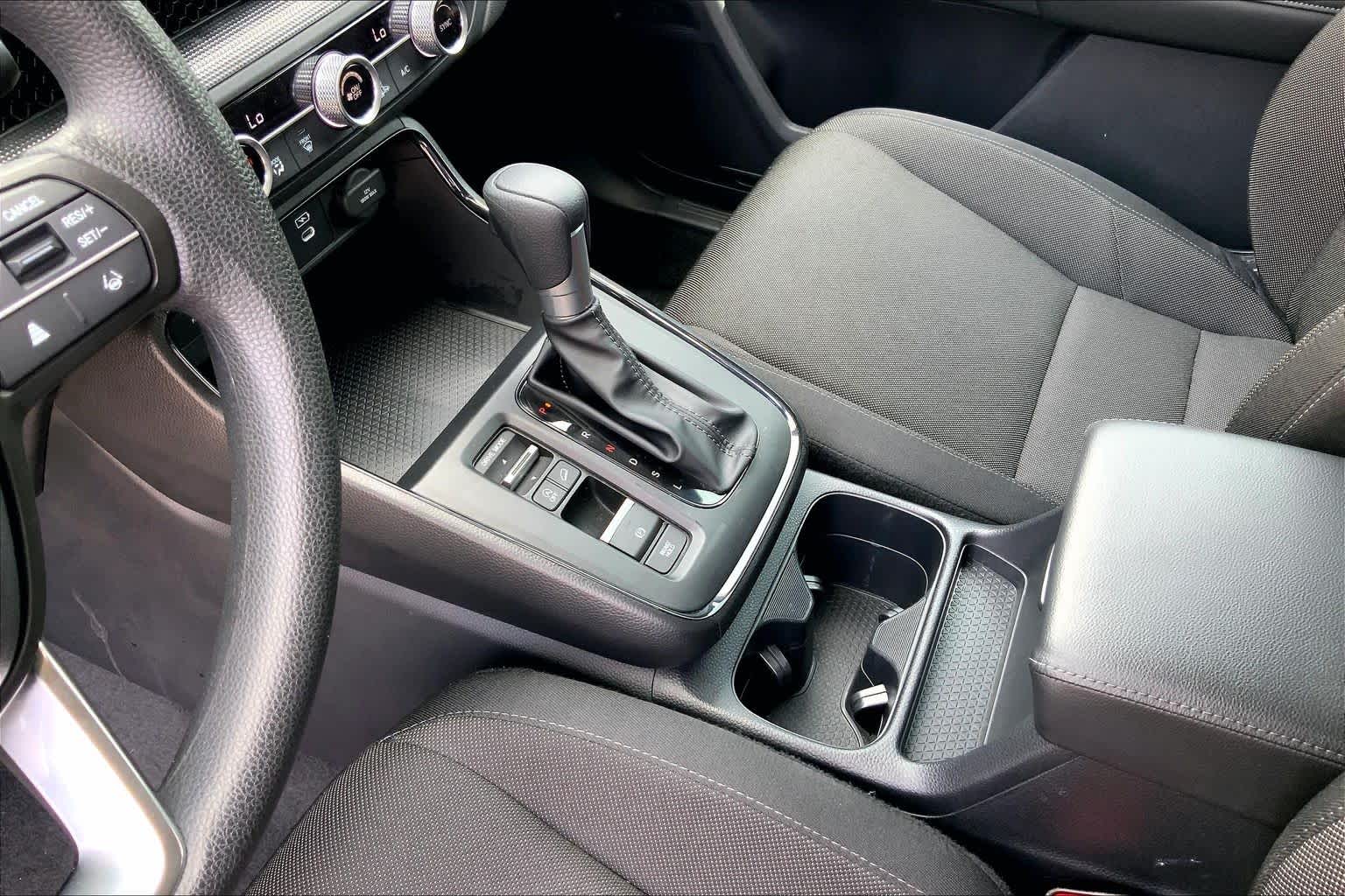 2025 Honda CR-V photo 17 of 36