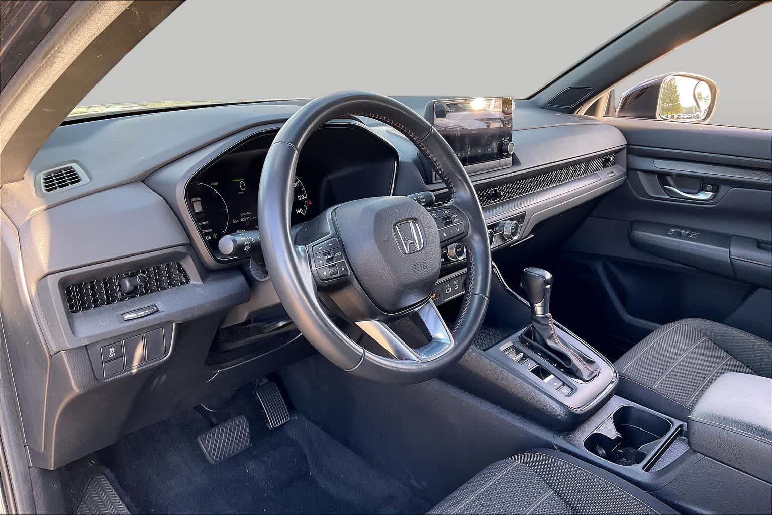 2023 Honda CR-V Hybrid photo 17 of 36