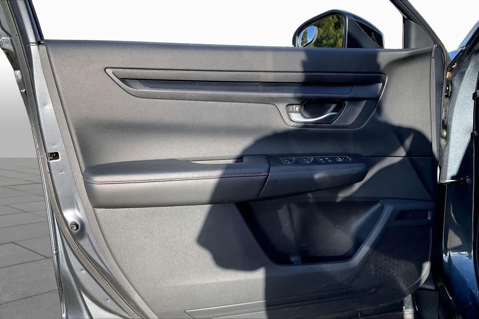 2023 Honda CR-V Hybrid photo 21 of 36