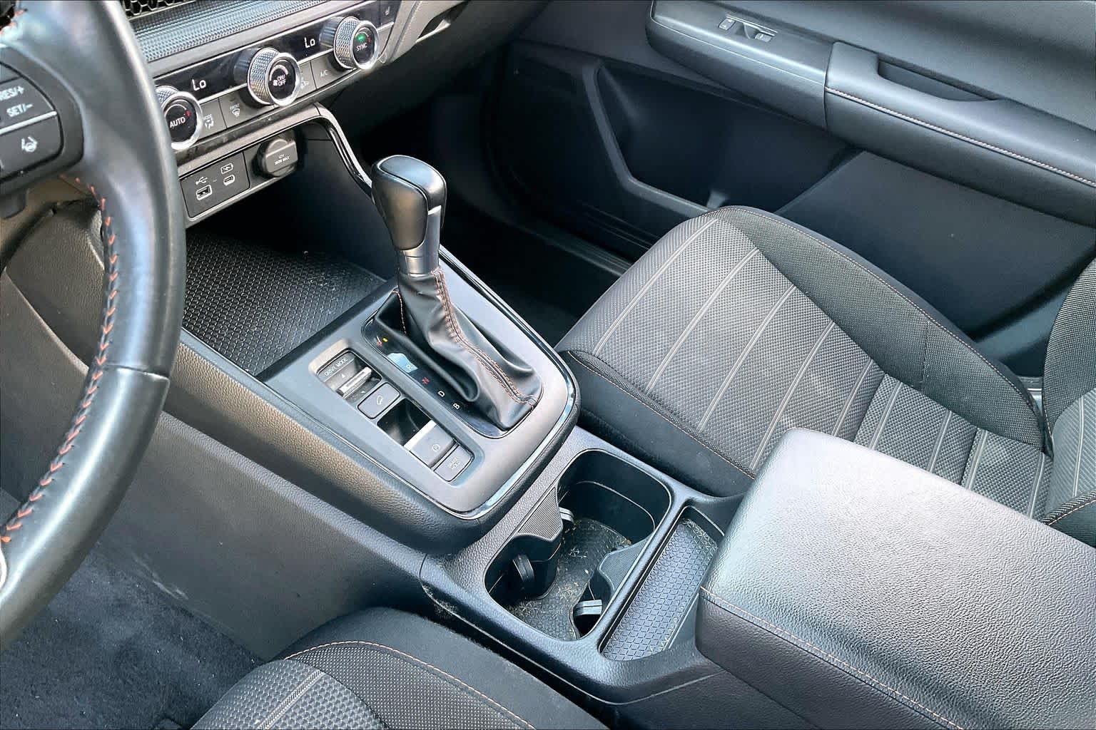 2023 Honda CR-V Hybrid photo 16 of 36
