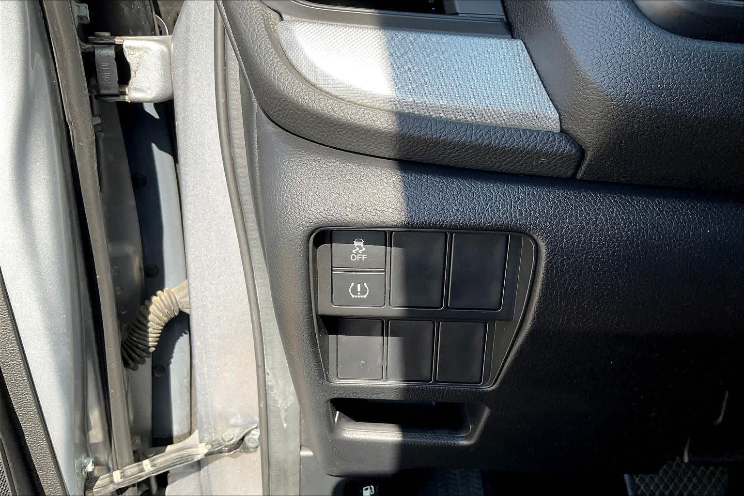 2017 Honda CR-V LX Lunar Silver Metallic at AutoNation USA Katy