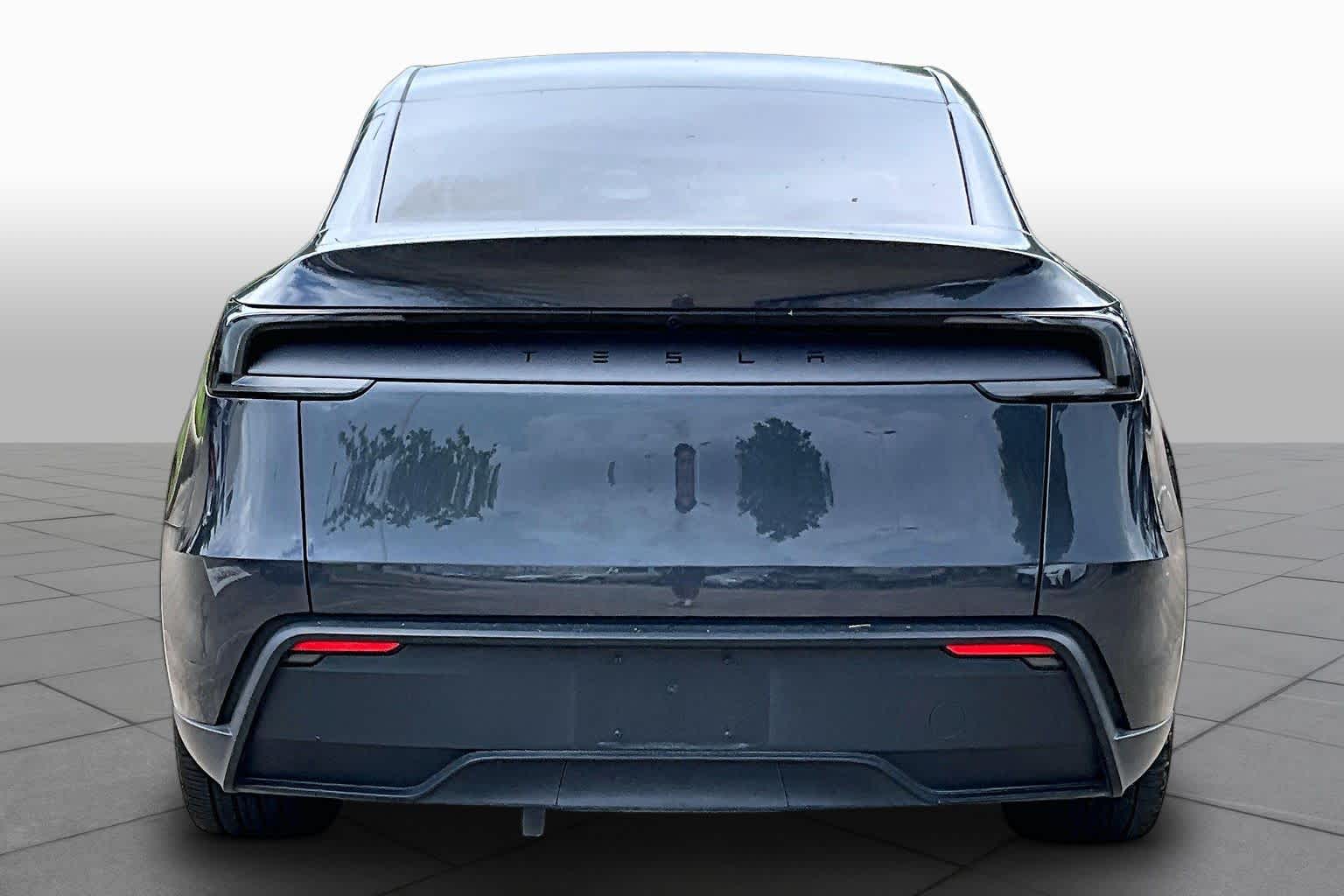 2026 Tesla Model Y Premium - 3