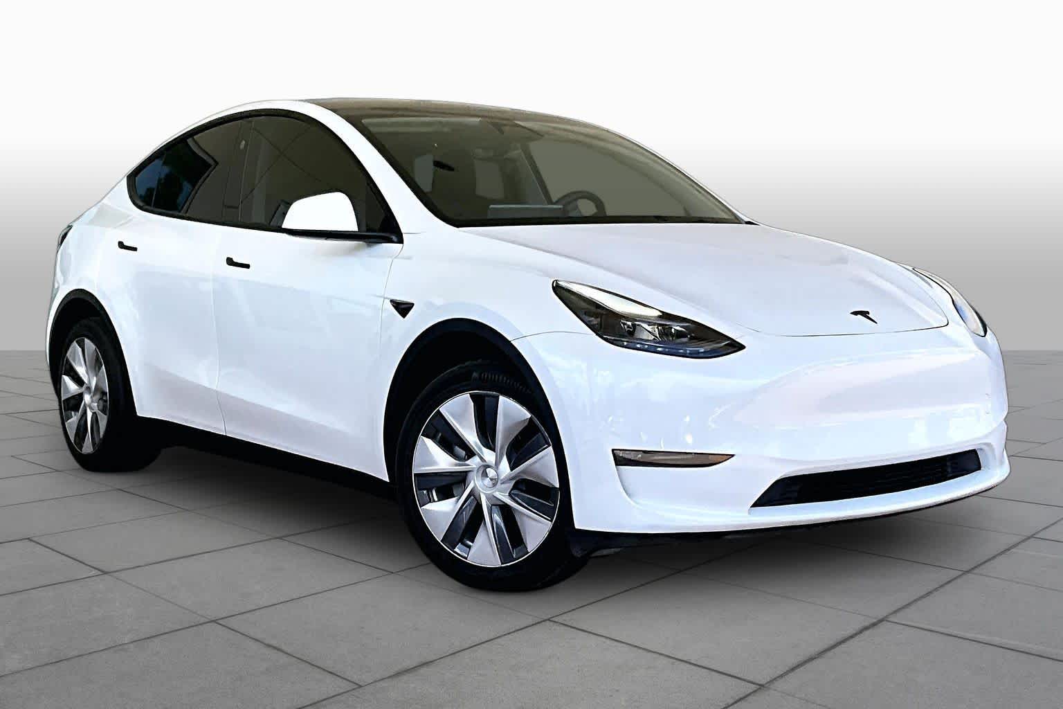 2024 Tesla Model Y Long Range - 1