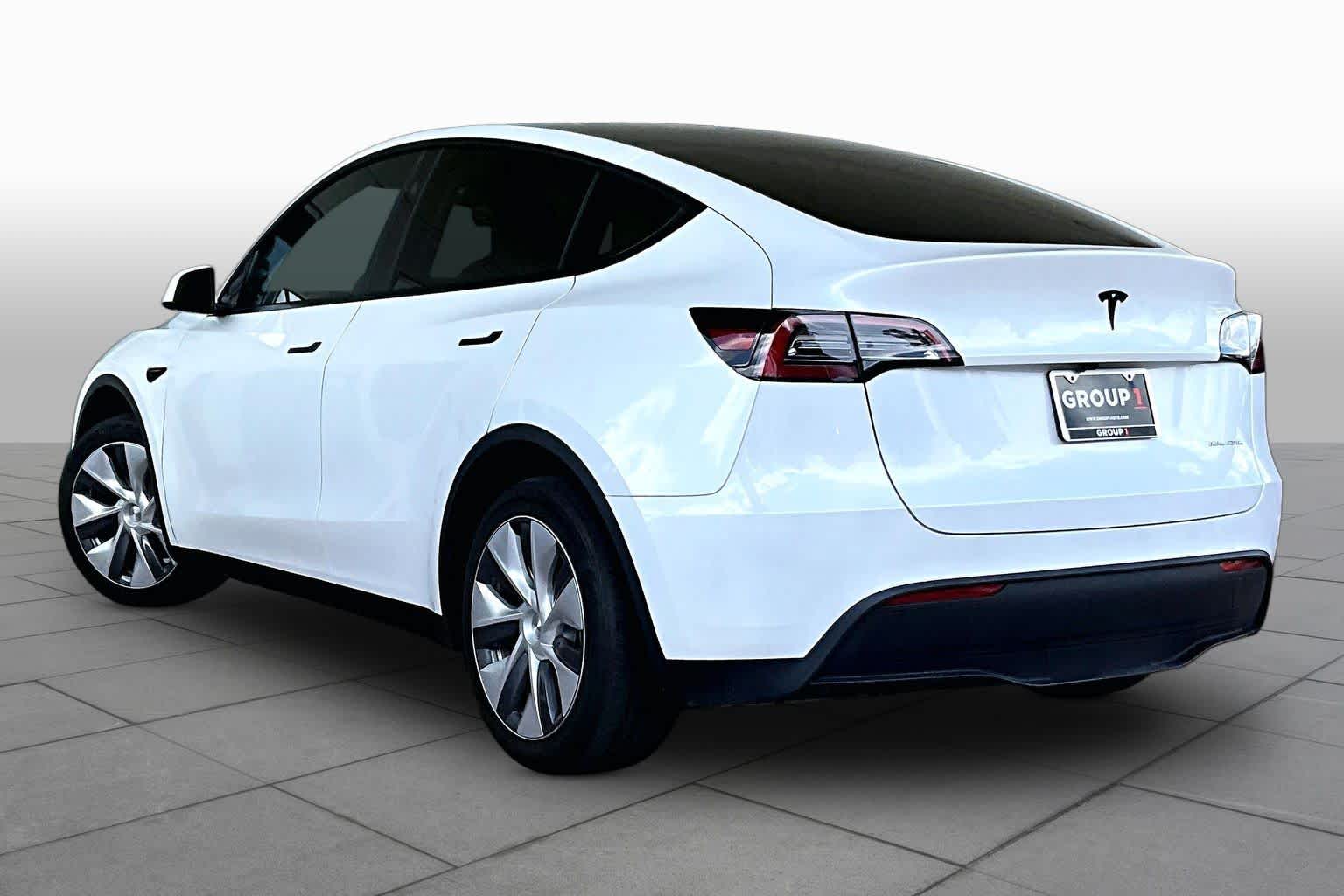 2024 Tesla Model Y Long Range - 10