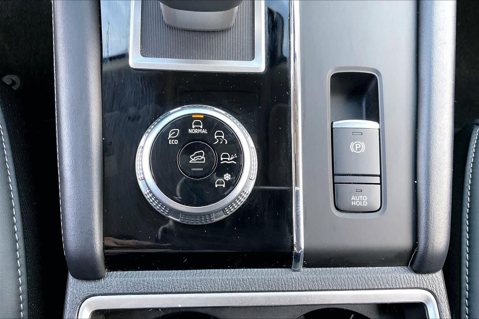 2022 Mitsubishi Outlander SE Mercury Gray Metallic at HGreg Houston