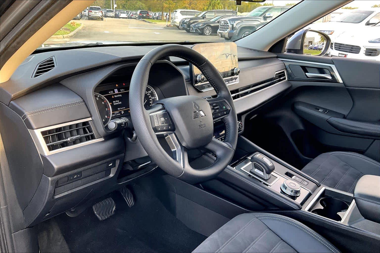 2022 Mitsubishi Outlander SE Mercury Gray Metallic at HGreg Houston