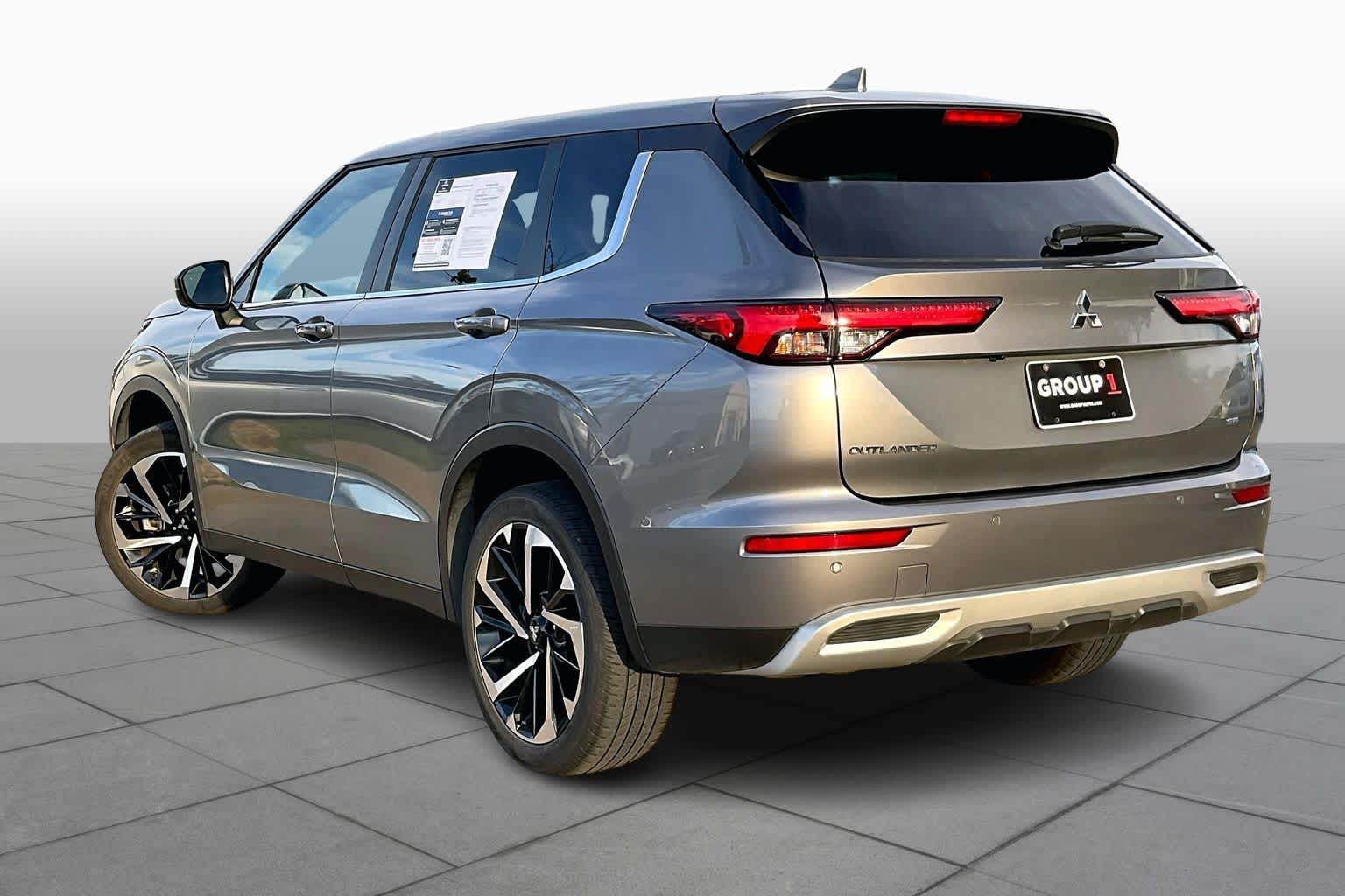 2022 Mitsubishi Outlander SE Mercury Gray Metallic at HGreg Houston