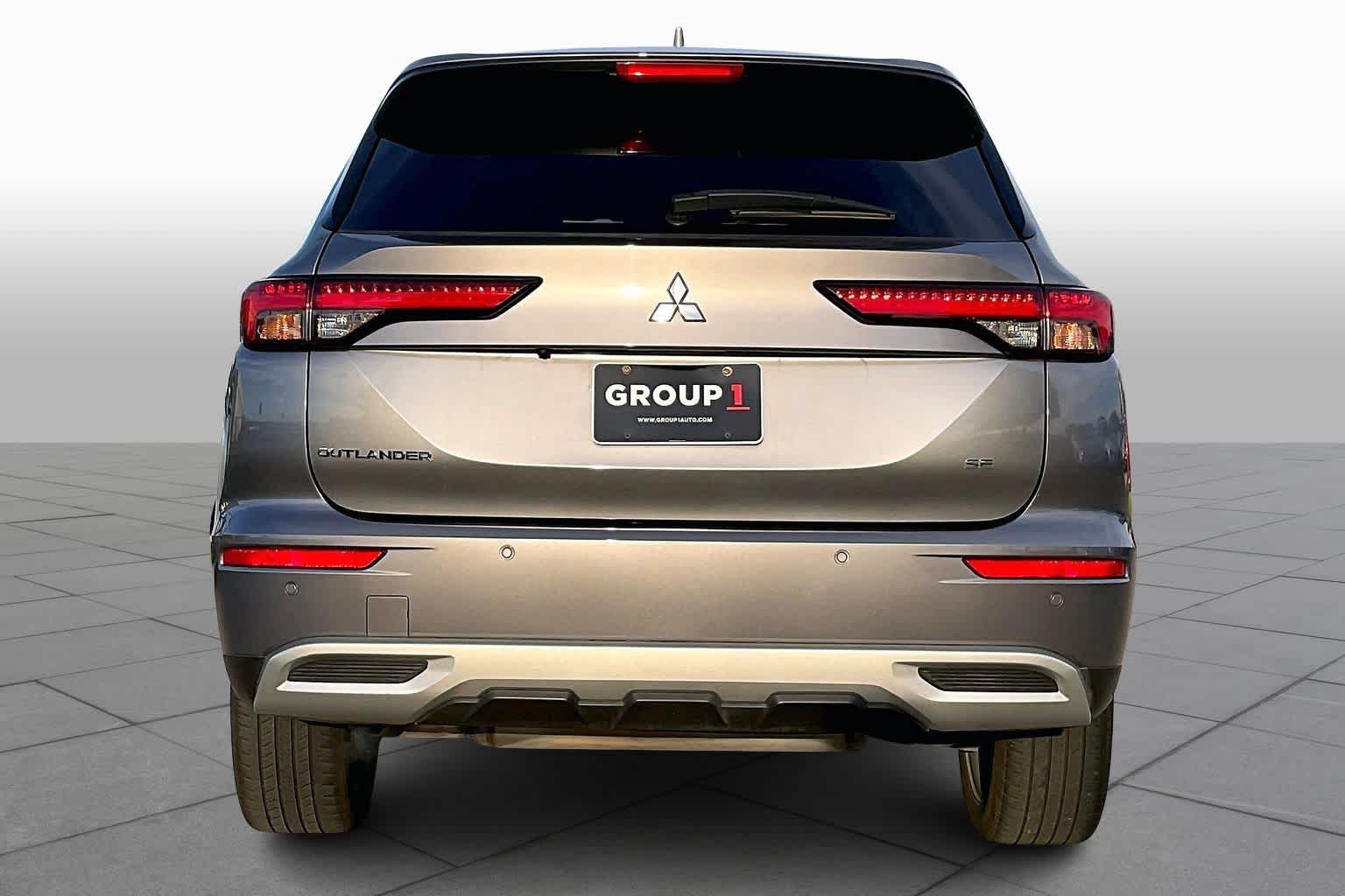 2022 Mitsubishi Outlander SE Mercury Gray Metallic at HGreg Houston
