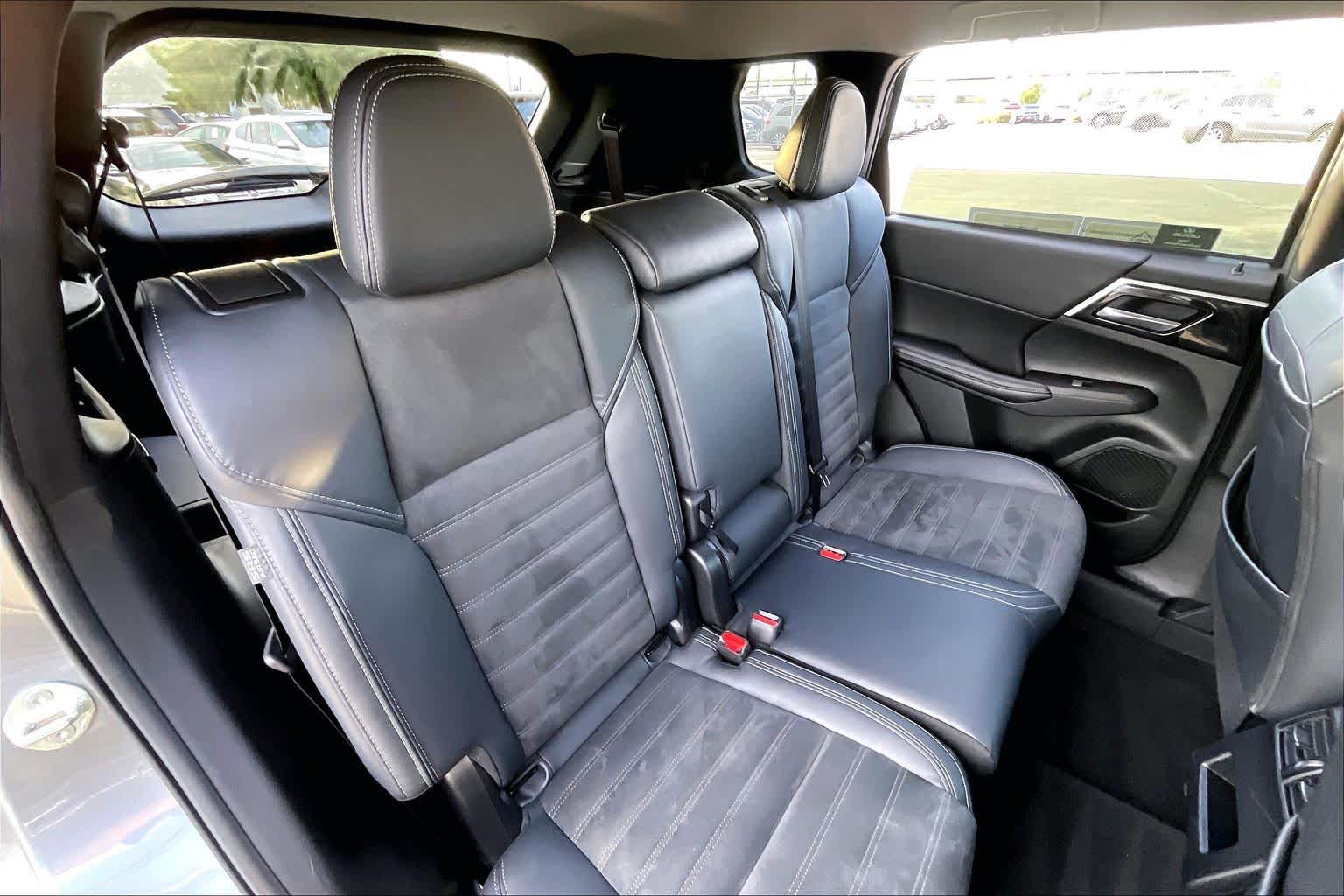 2022 Mitsubishi Outlander SE Mercury Gray Metallic at HGreg Houston