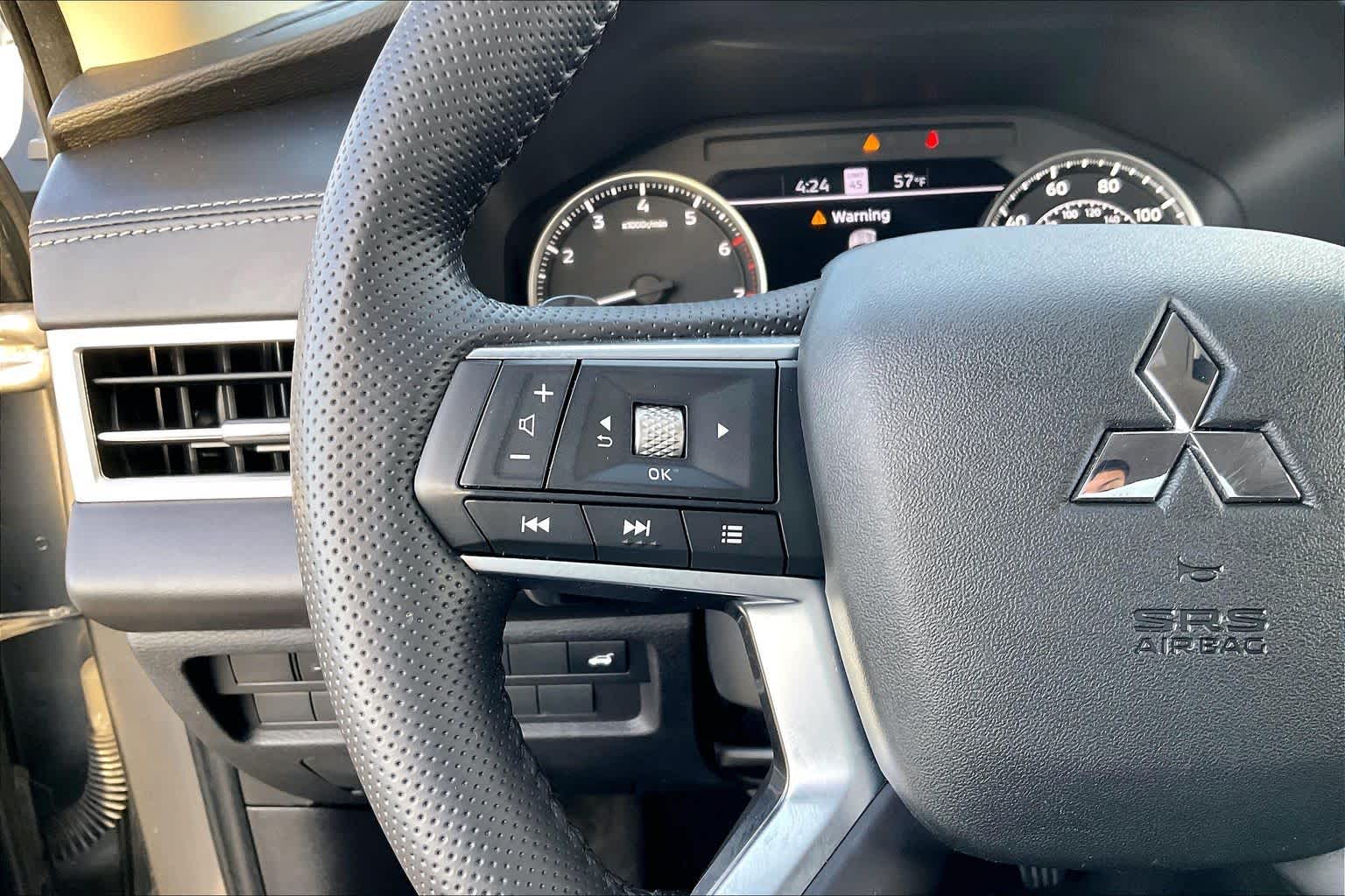 2022 Mitsubishi Outlander SE Mercury Gray Metallic at HGreg Houston