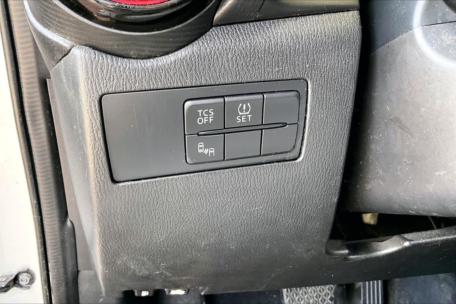 2016 Mazda CX-3 photo 34 of 35