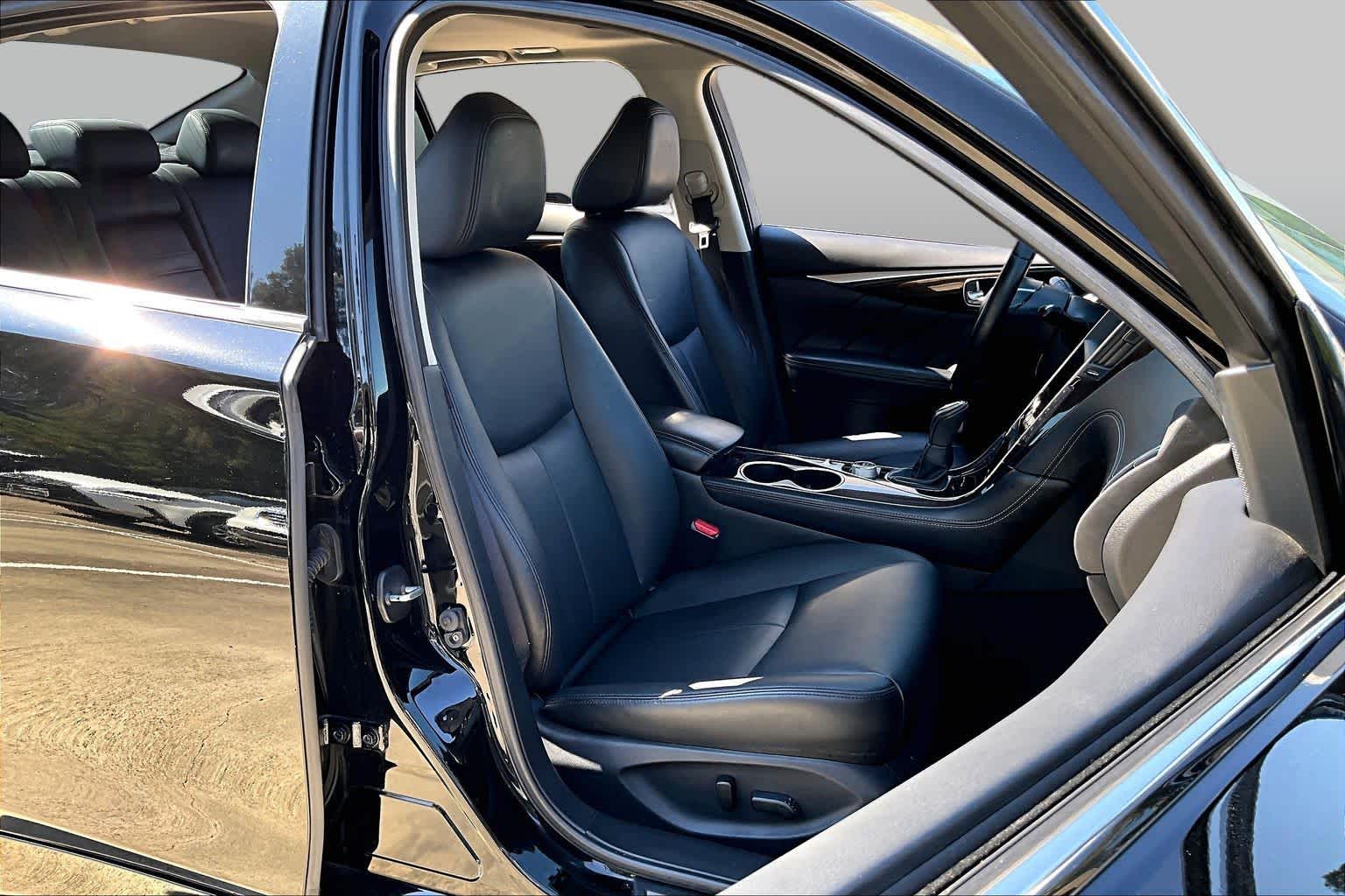 2019 INFINITI Q50 photo 8 of 35