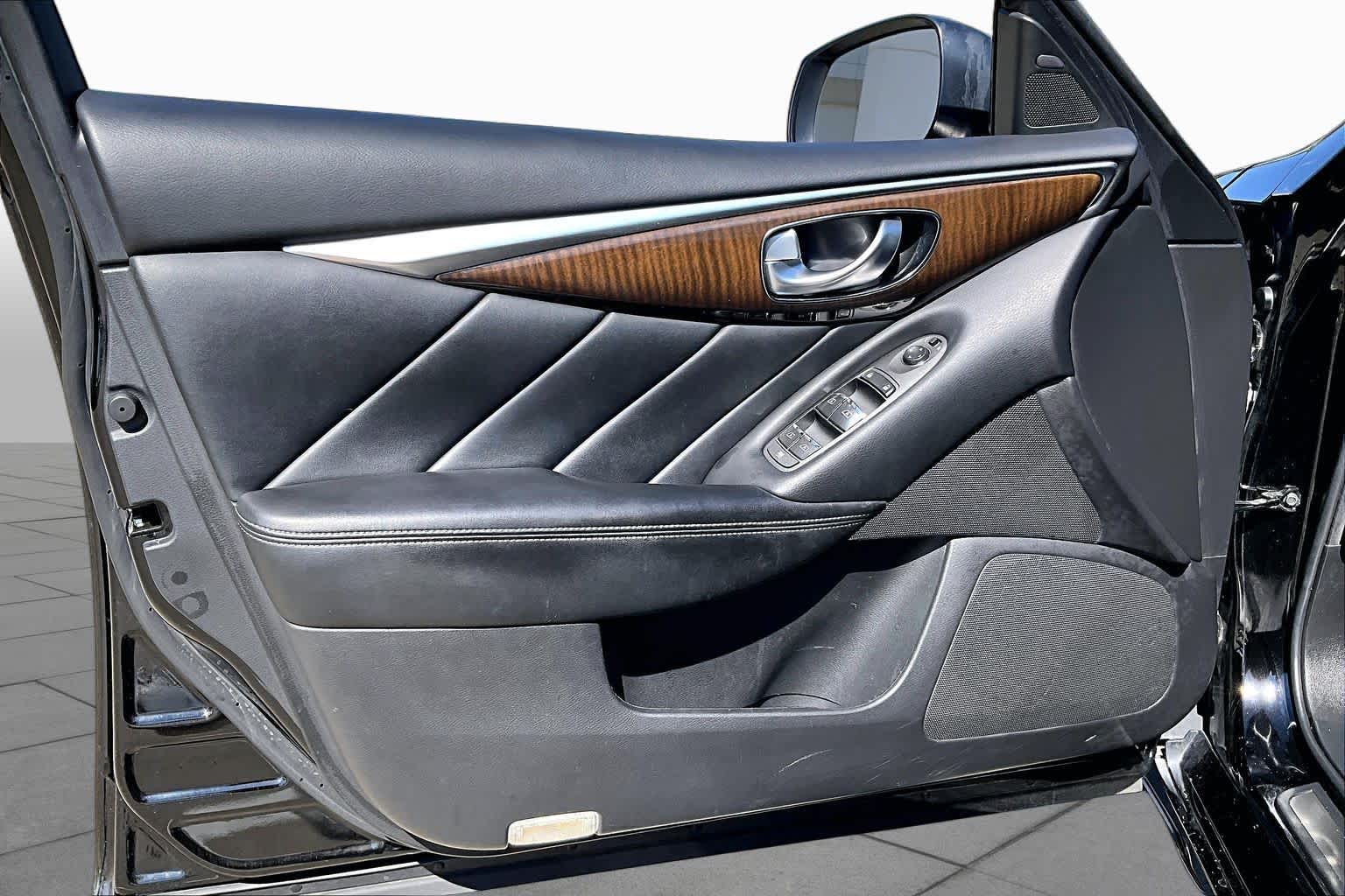 2019 INFINITI Q50 photo 20 of 35