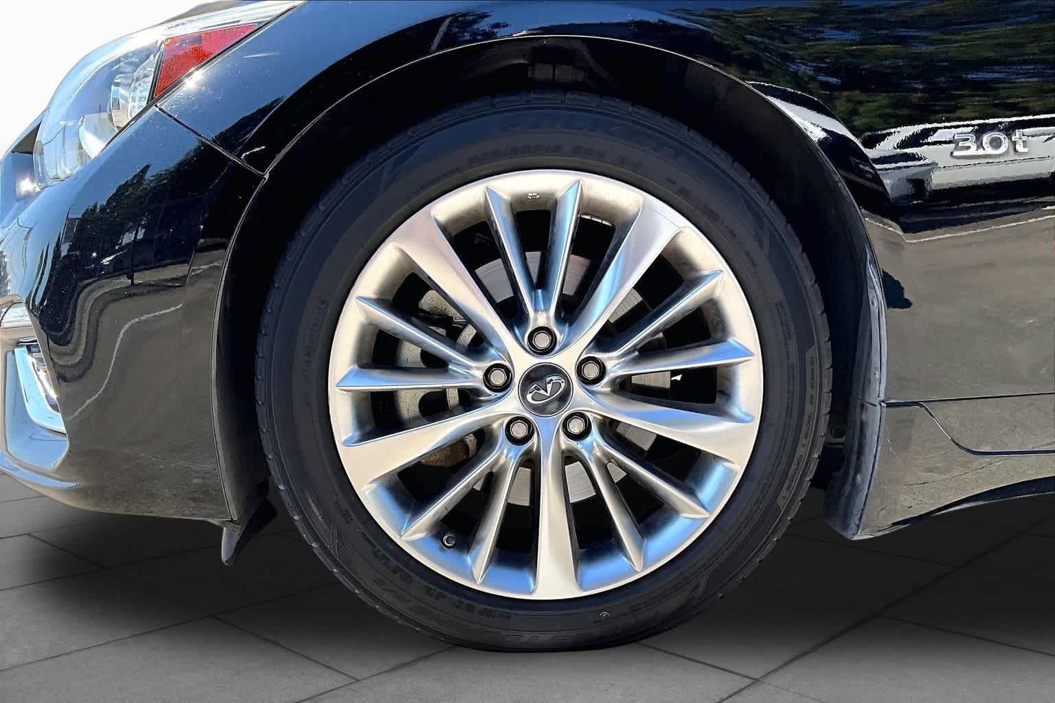 2019 INFINITI Q50 photo 10 of 35