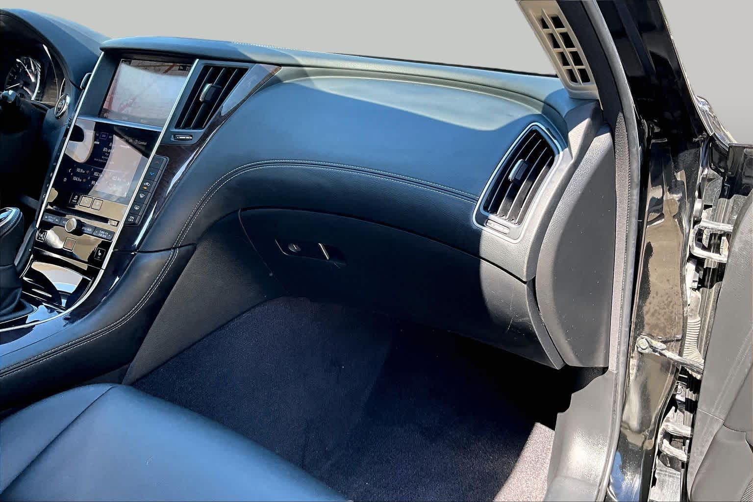 2019 INFINITI Q50 photo 17 of 35