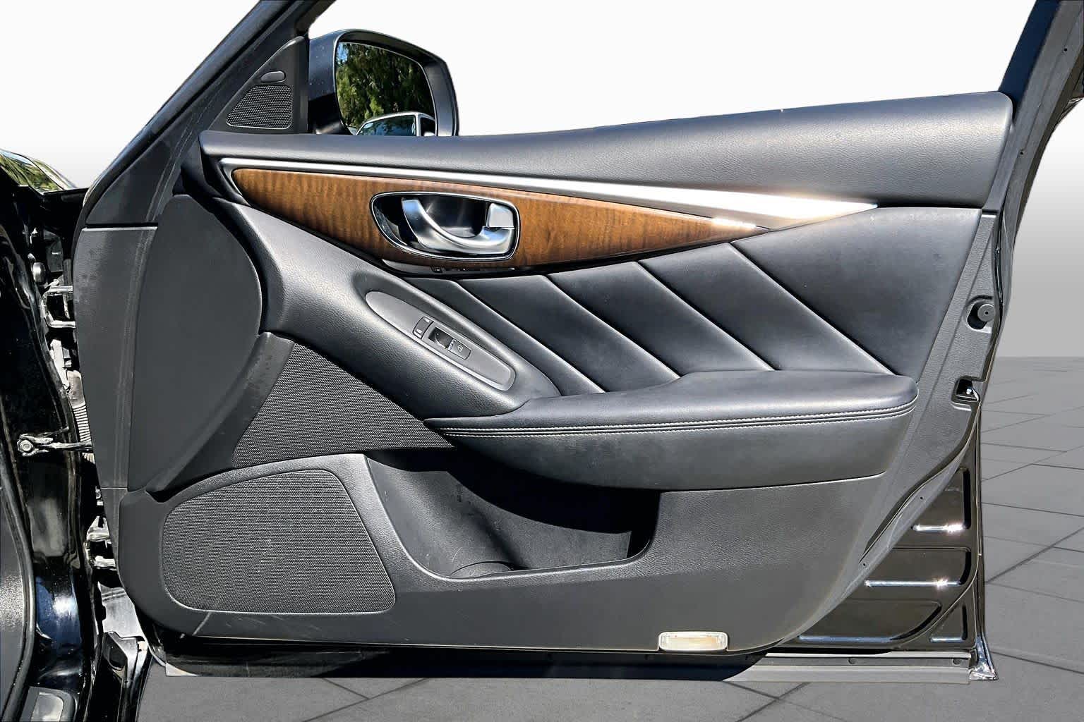 2019 INFINITI Q50 photo 21 of 35