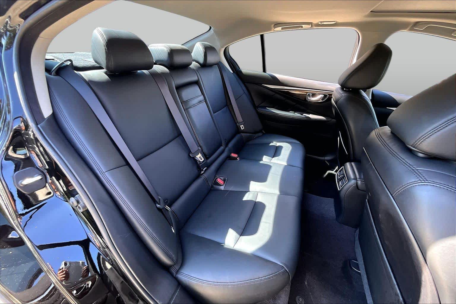 2019 INFINITI Q50 photo 18 of 35