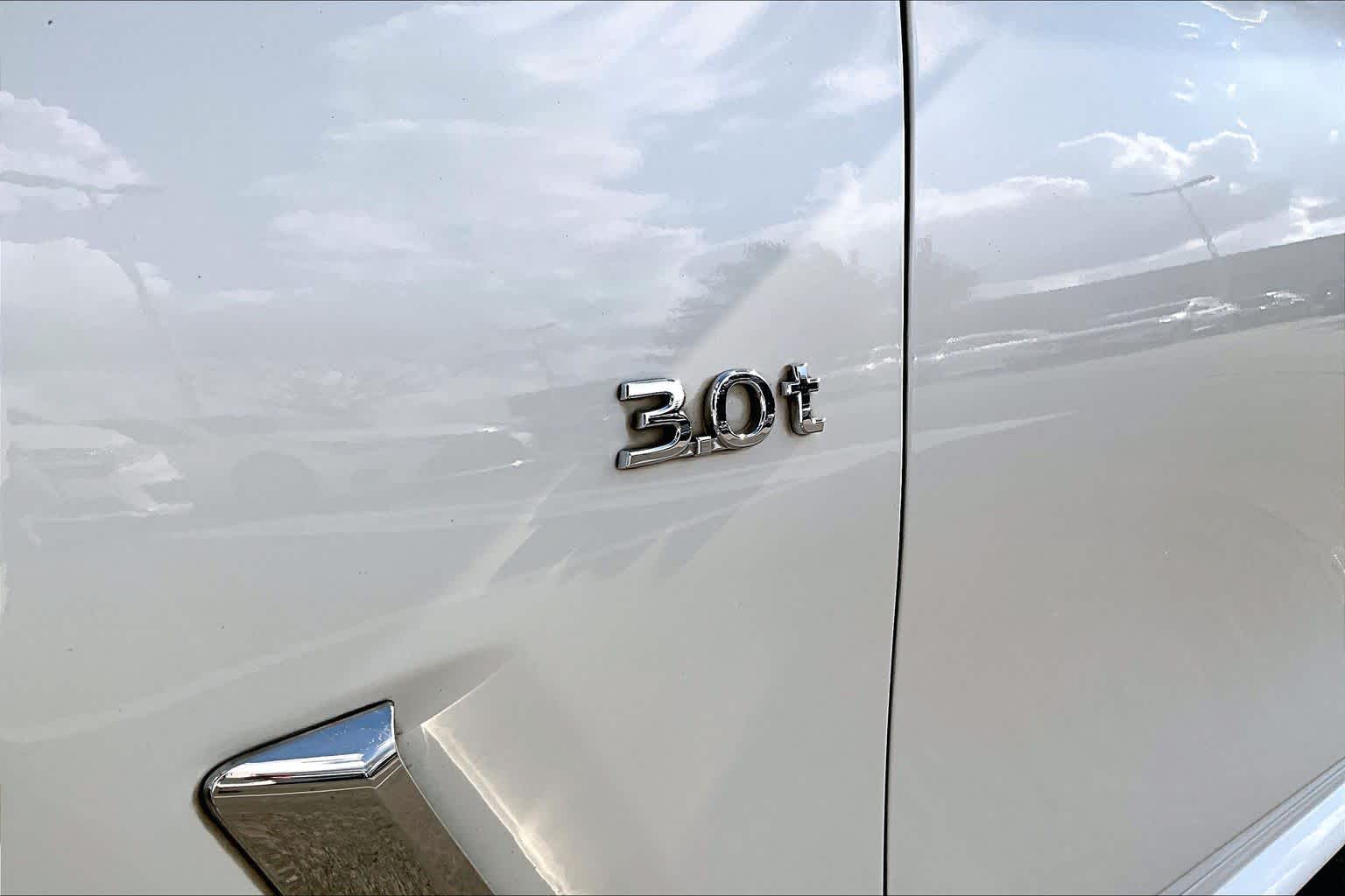 2018 INFINITI Q60 3.0t LUXE Majestic White at Mercedes-Benz of Houston North