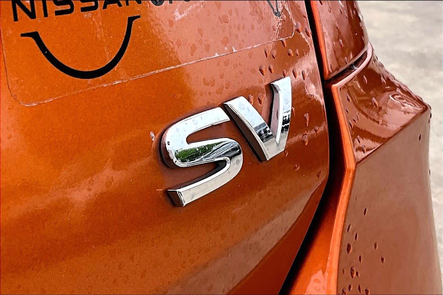 2020 Nissan Rogue SV - 8