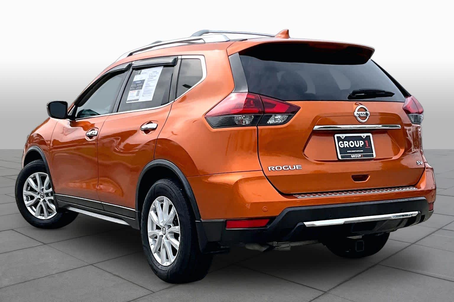 2020 Nissan Rogue SV - 10