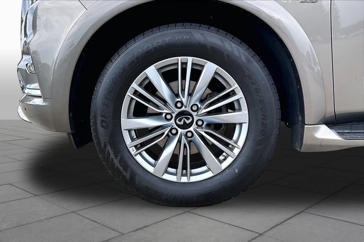 2019 INFINITI QX80 photo 10 of 34