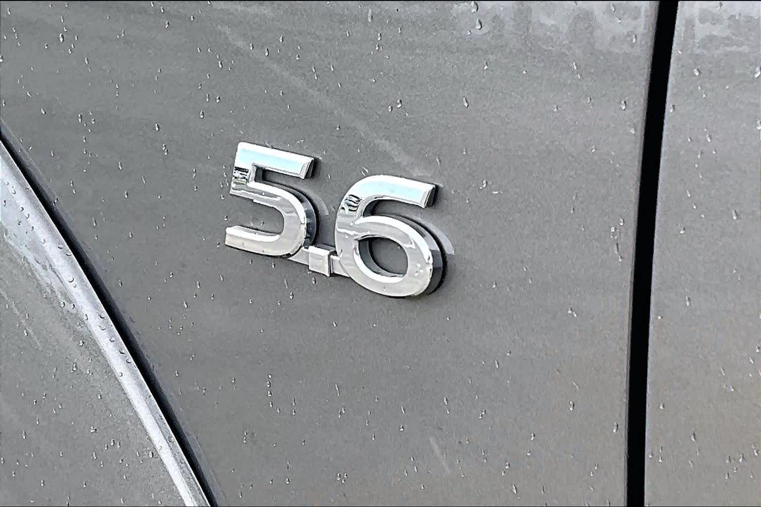 2019 INFINITI QX80 photo 9 of 34
