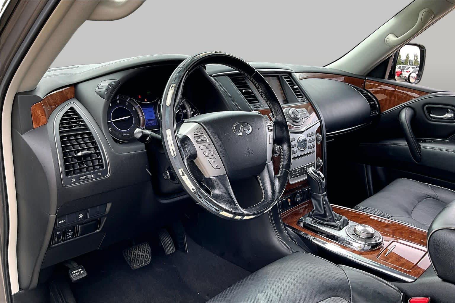 2019 INFINITI QX80 photo 15 of 34