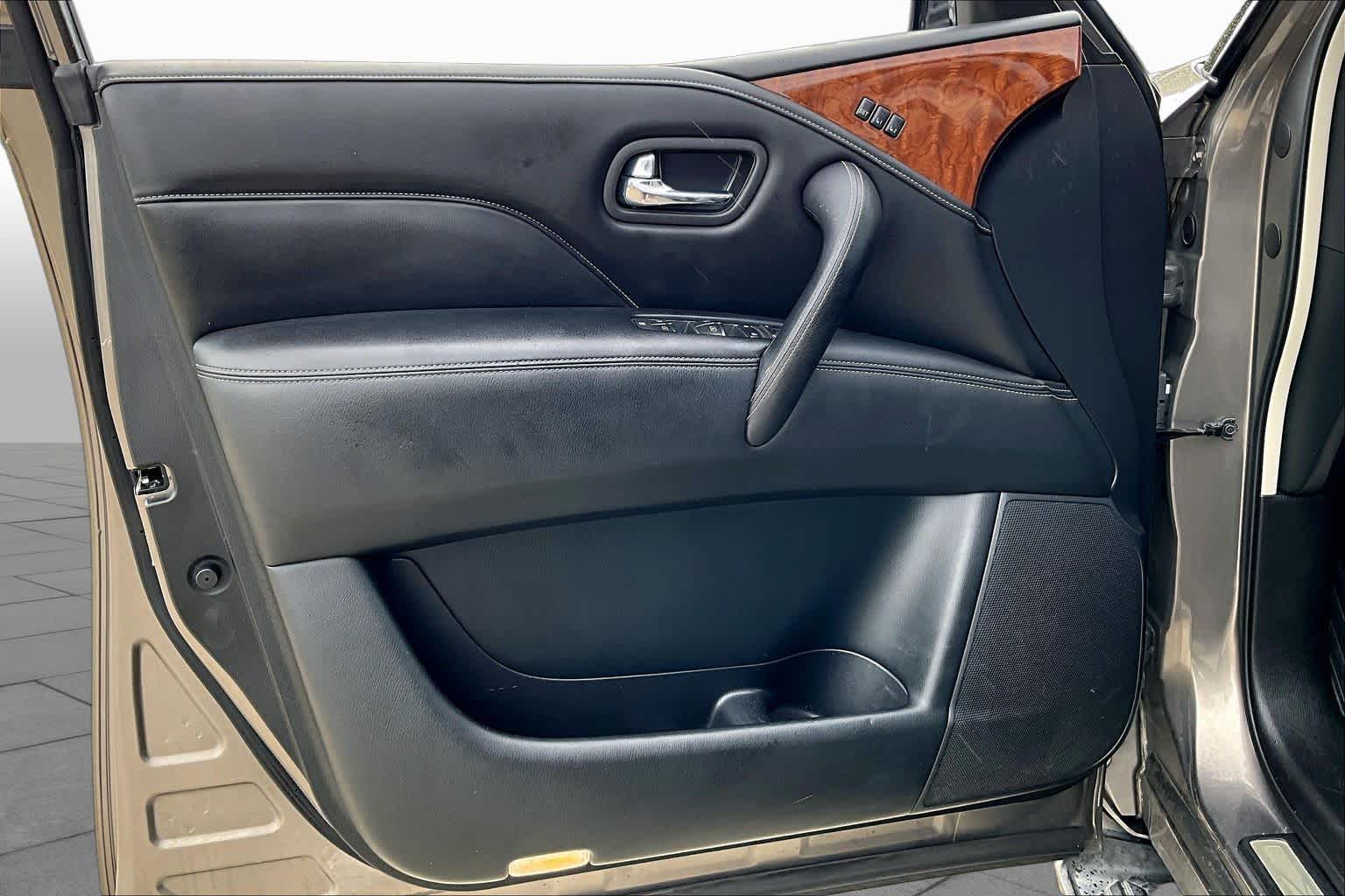 2019 INFINITI QX80 photo 19 of 34