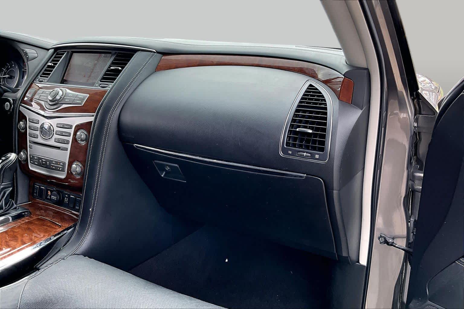 2019 INFINITI QX80 photo 16 of 34
